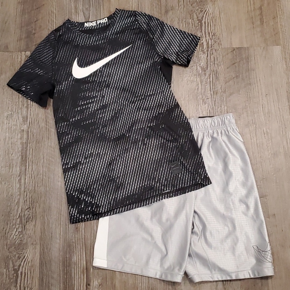 Nike Pro Matching Shorts & T-Shirt Size Large